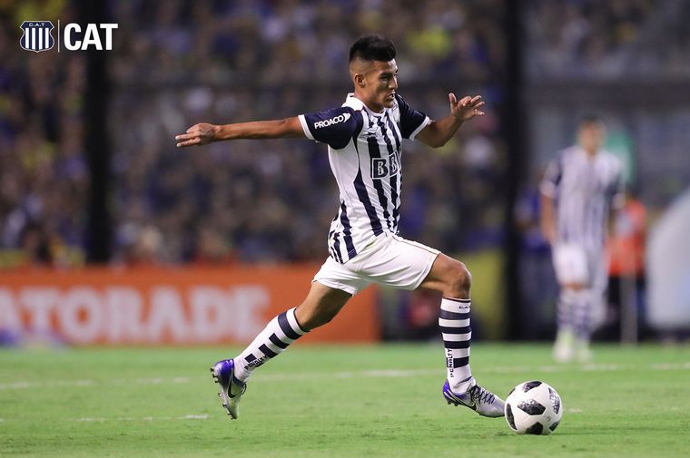 Araujo fue cedido a préstamo a Olimpo de Bahía Blanca.