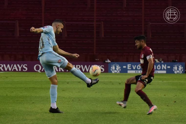 Lanús goleó a Bolívar en La Fortaleza y avanzó a cuartos de final.