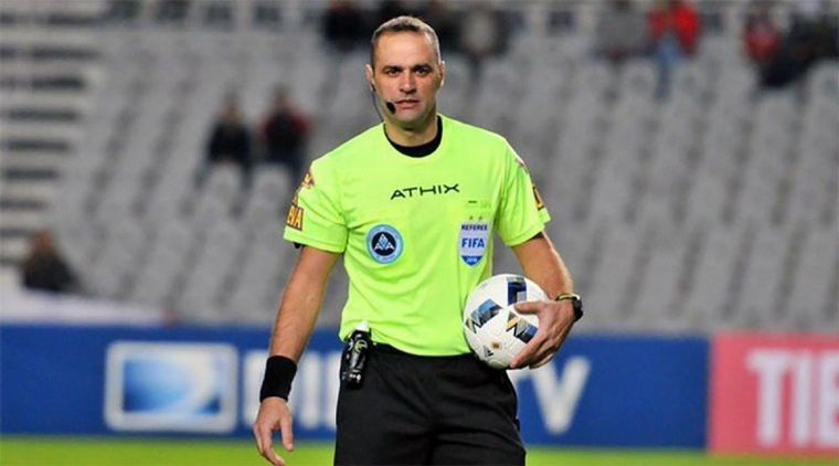 Abal presentó síntomas y no podrá arbitrar el cruce Talleres-Boca