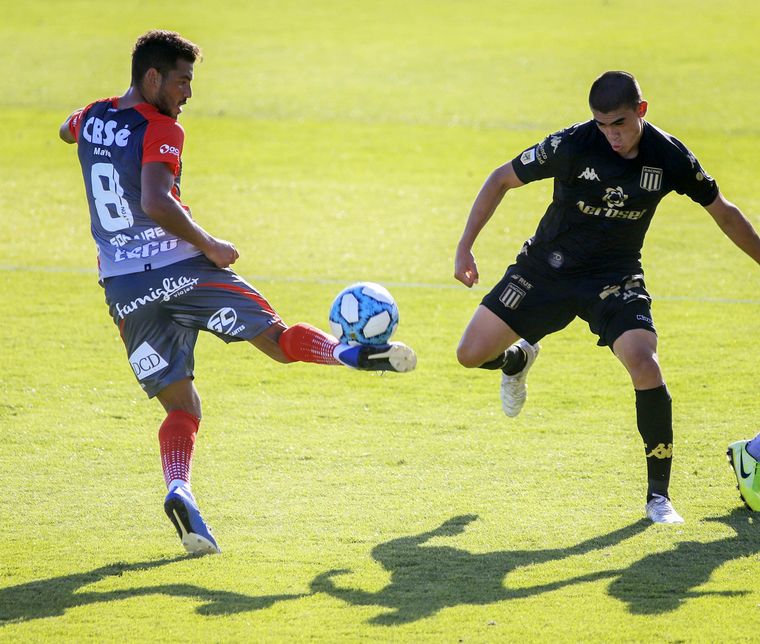 Arsenal venció a Racing 1-0 y clasificó a la próxima fase.