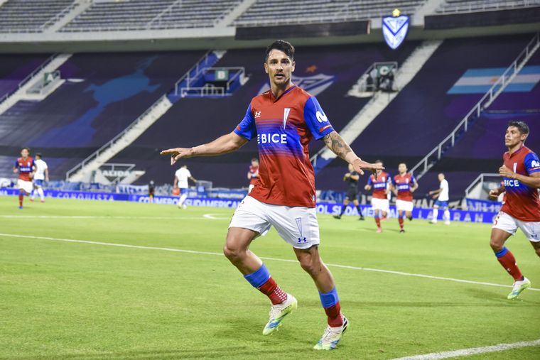 La Universidad Católica le ganó a Vélez como visitante.