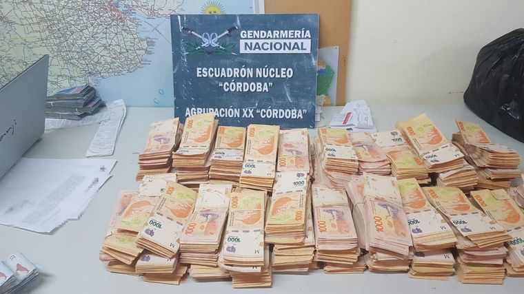 Hallaron en Córdoba un Flipper Zero, la llave maestra del delito - Notas -  Casos - Cadena 3 Argentina