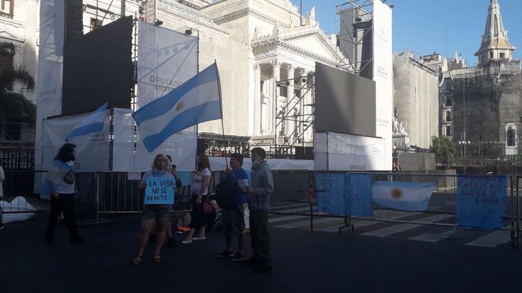 Vigilia en el Congreso el día del debate por la despenalización del aborto