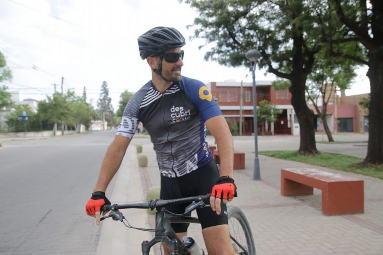 Juan Pablo Viola nos muestra cómo es el descenso en bici del Pan de Azúcar.