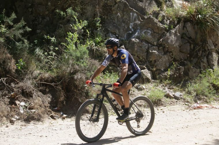 FOTO: Juan Pablo Viola nos muestra cómo es el descenso en bici del Pan de Azúcar.