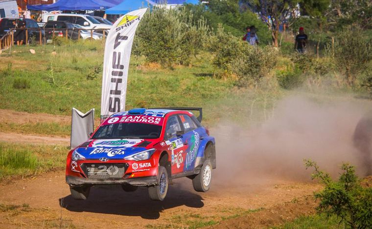 Alejandro Cancio (Hyundai) al frente en la General y R5.