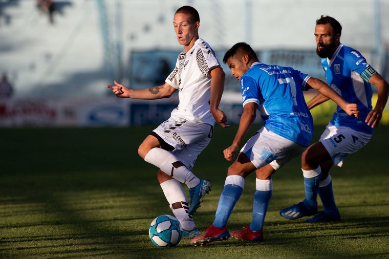 Estudiantes de Río Cuarto y Platense empataron y siguen invictos