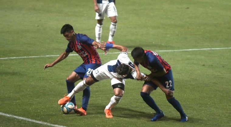 Talleres gana con un gol en contra de Salazar. 
