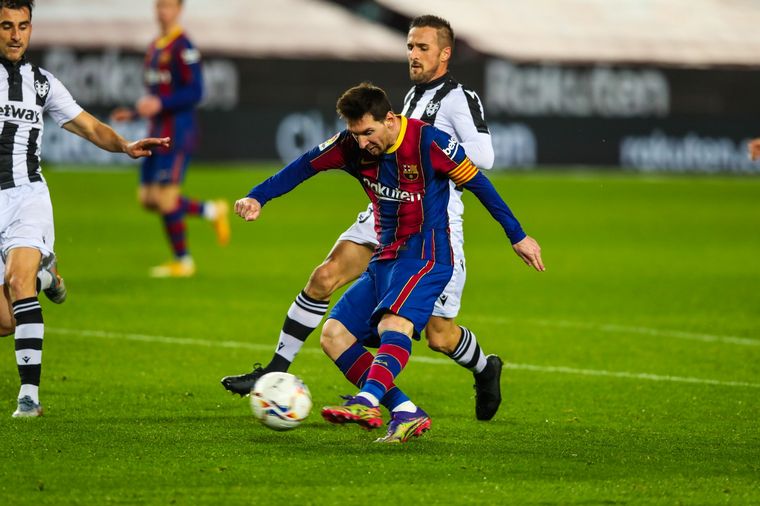 Con gol de Messi, el Barcelona le ganó al Levante.