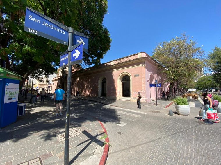 FOTO: Recorrido pedestre por el centro histórico de Córdoba