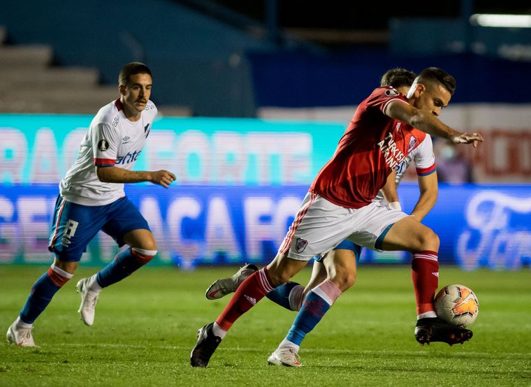 "El Millonario" fue muy superior al conjunto montevideano. 