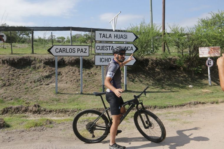 FOTO: Experiencia extrema en Cabalgo: trepar piedras en bicicleta