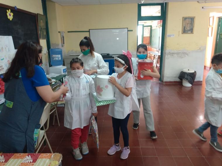 Campaña para apadrinar a un niño en Navidad