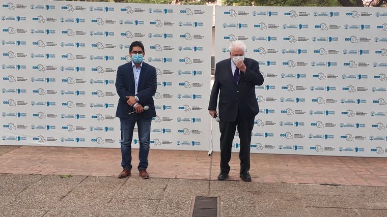 Según Ginés, la vacunación iniciará antes de fin de año