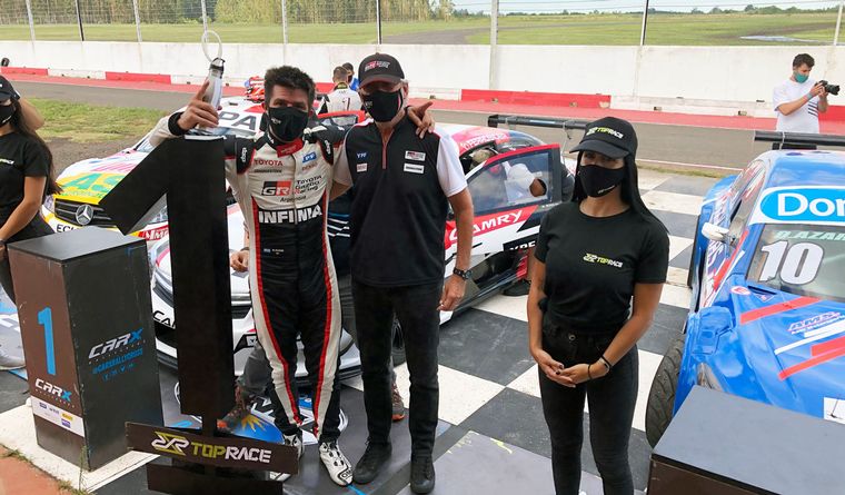 Matías Rossi junto a Darío Ramonda, Director del "Toyota GR" en el final del Sábado.