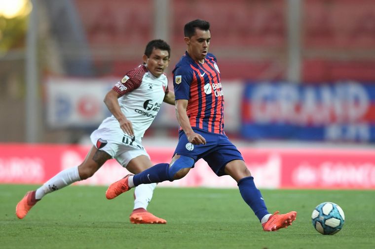 San Lorenzo rescató un empate agónico ante Colón.