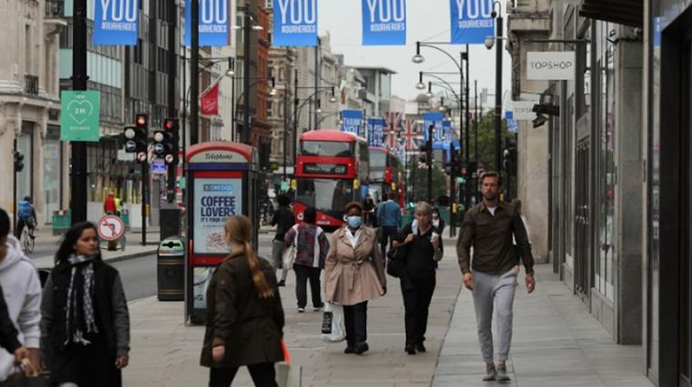 La nueva cepa no es más grave, pero sí se propaga más rápidamente