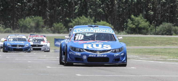 Diego Azar con su Cruze, ganadores de TRV6 en Concepción del Uruguay.