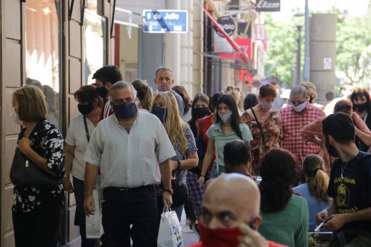 Fiebre por las compras navideñas en el centro de Córdoba.