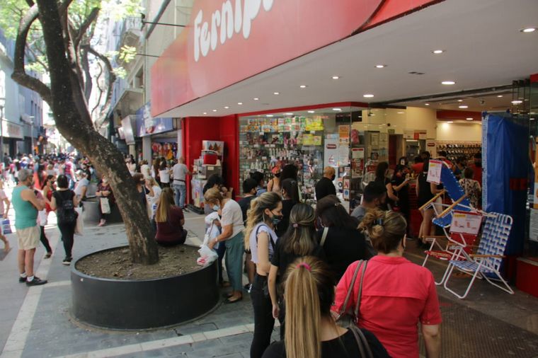 Fiebre por las compras navideñas en el centro de Córdoba.