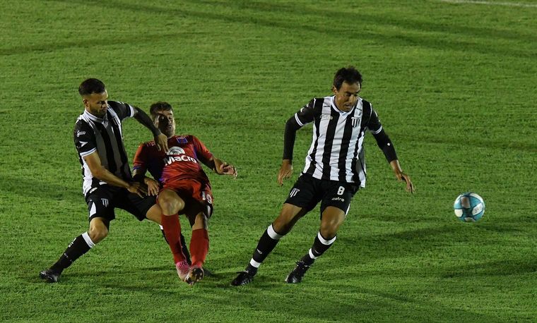 Tigre perdió distancia con relación al líder Atlético de Rafaela.