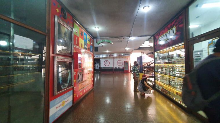 FOTO: Cierra el emblemático complejo Cinerama en Córdoba