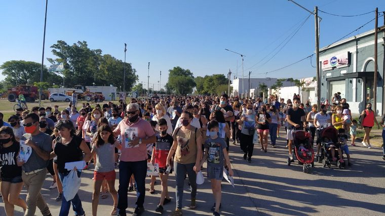 Masiva marcha del silencio en Pilar por Luciano Gassmann