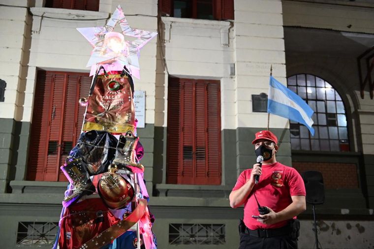 Armaron un arbolito en homenaje a los héroes de la pandemia