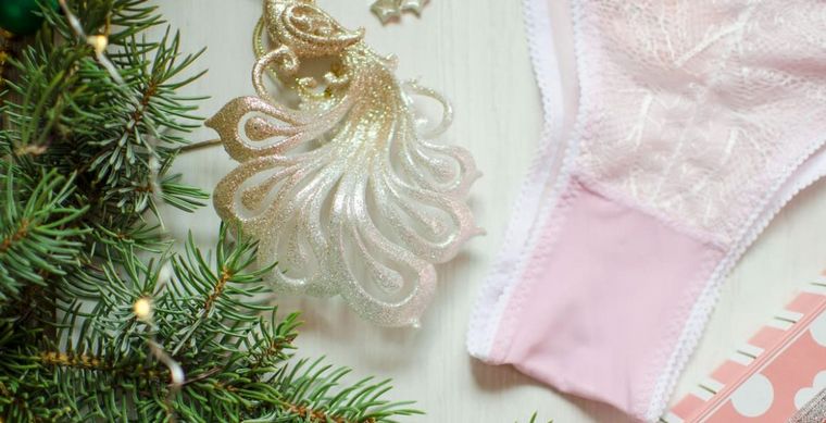 Cuál es el origen del mito de la ropa rosa en las fiestas