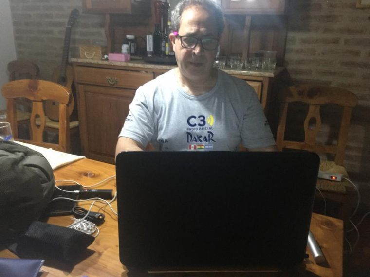 Esperamos una confirmación para, tal vez, salir mañana a buscar un nuevo vuelo