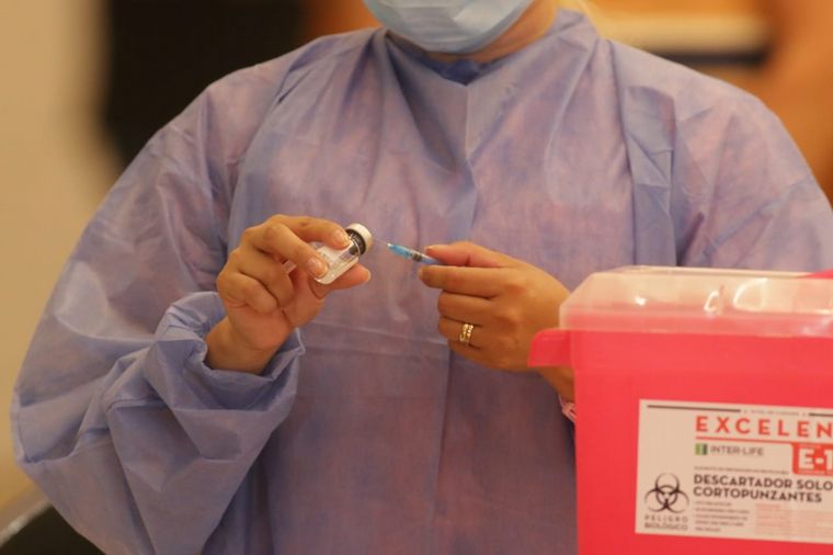 FOTO: Operativo de vacunación en el Centro de Convenciones