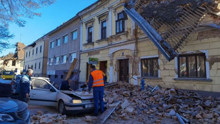 FOTO: Fuerte terremoto de 6.4 sacudió Croacia