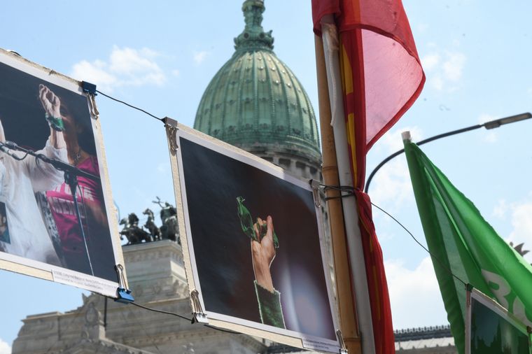 FOTO: Vigilia "verde" y "celeste" por la legalización del aborto.