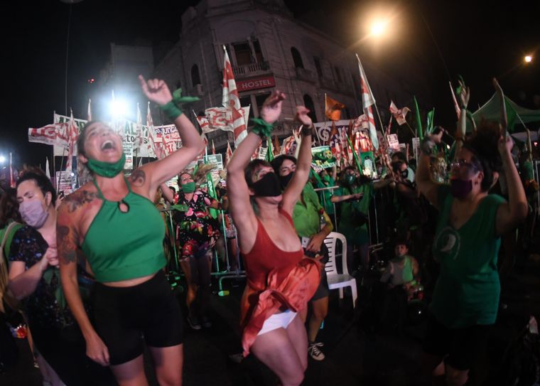 FOTO: El Senado aprobó la legalización del aborto en Argentina