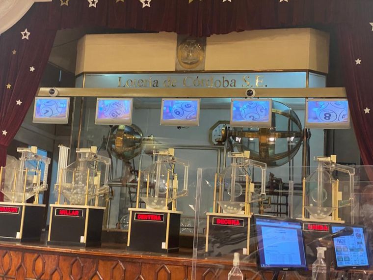 Apostadores ganaron 30 millones de pesos con el Gordo de Navidad.