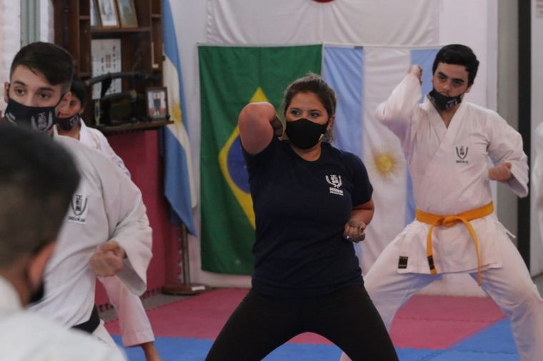 Geo Monteagudo practica como Cobra Kai 