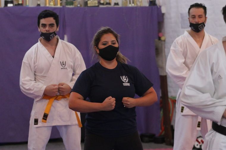 Geo Monteagudo practica como Cobra Kai 