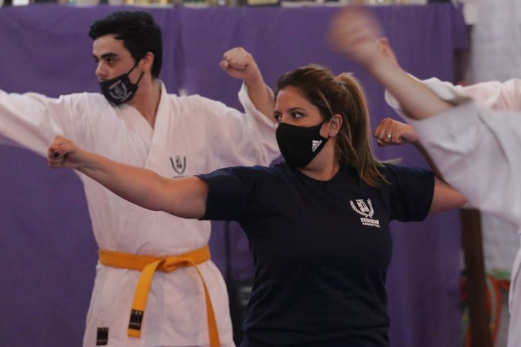 Geo Monteagudo practica como Cobra Kai 