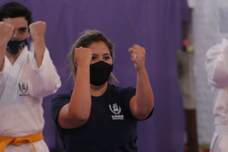 Geo Monteagudo practica como Cobra Kai 