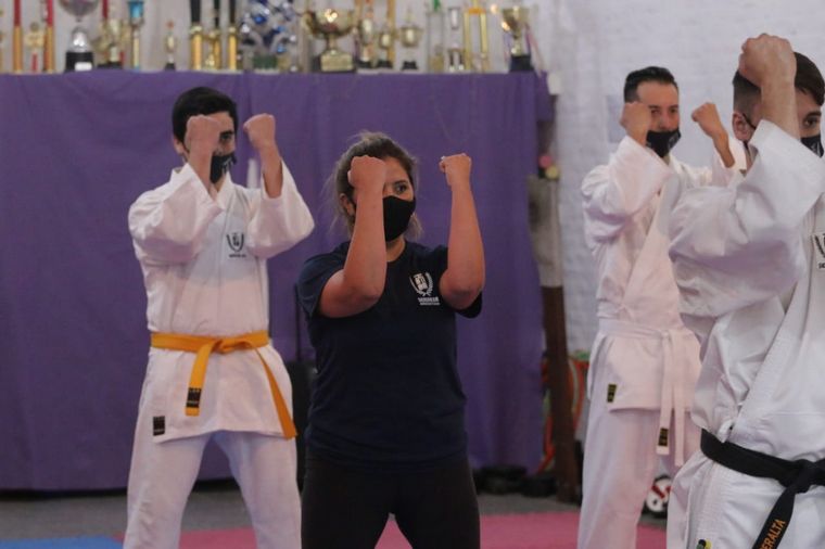 Geo Monteagudo practica como Cobra Kai 