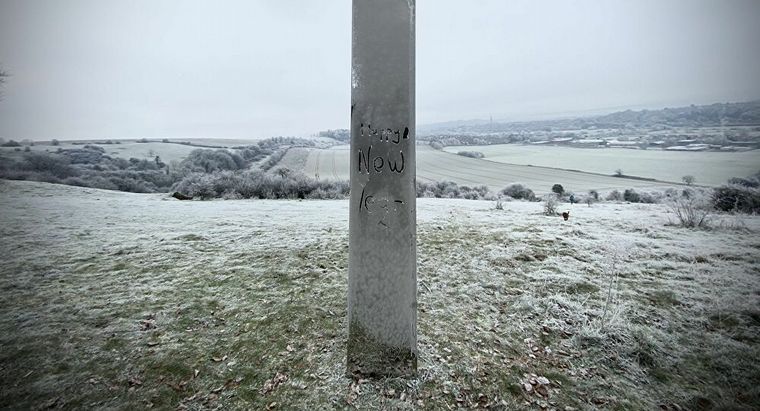 Monolito hallado en Reino Unido.