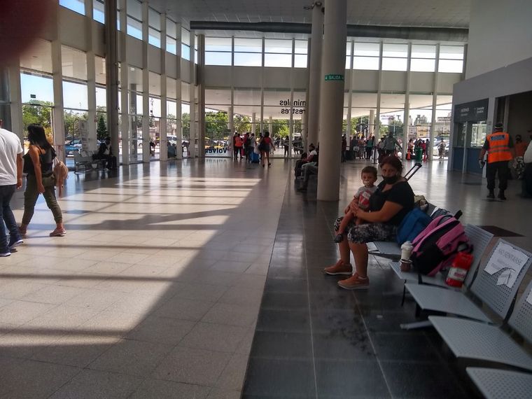 Fuerte operativo el fin de semana en la Terminal Dellepiane de Buenos Aires