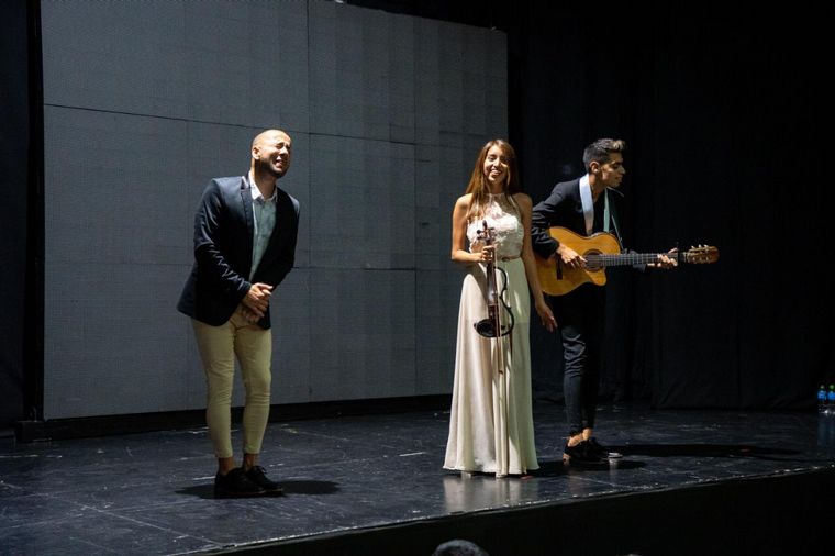 Camilo continuó el show pese al corte de luz (Foto: Carlos Paz Vivo)