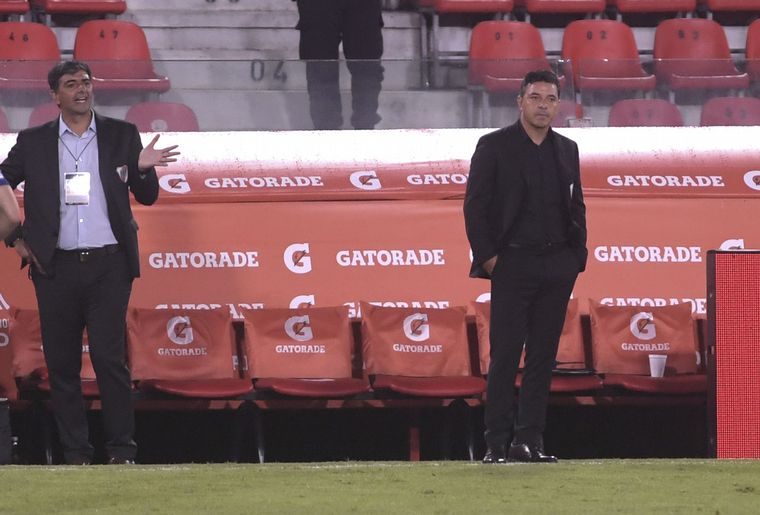 Gallardo sufre la derrota de su equipo ante el conjunto paulista. 