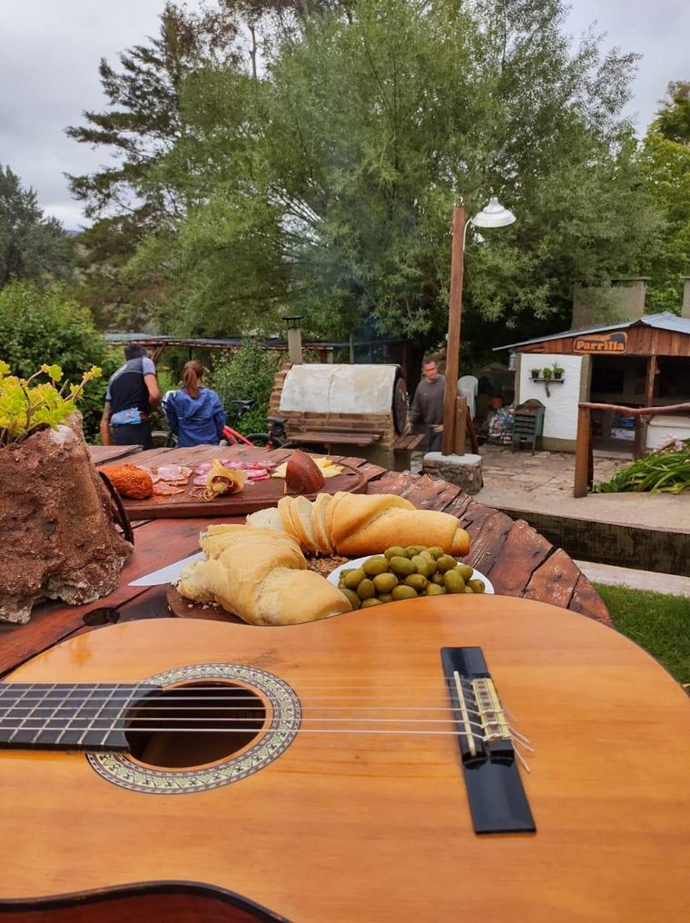 Peña y picada serrana en Cerro Blanco