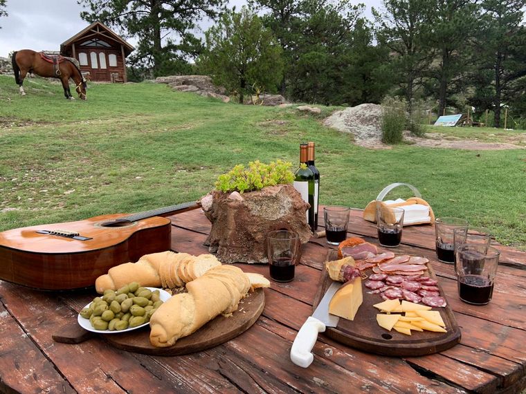 Peña y picada serrana en Cerro Blanco