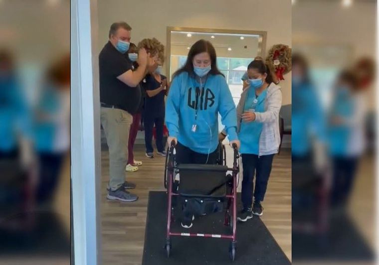 Tenía Covid-19 y despertó un día antes de ser desconectada