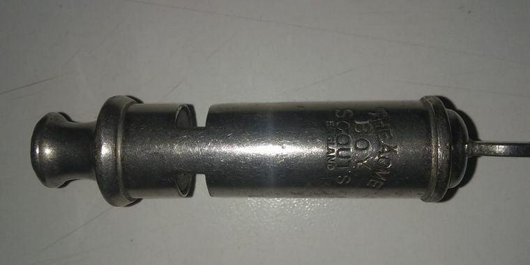 La colección de silbatos de Daniel Amaya. 