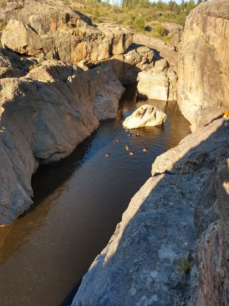 Un joven se ahogó en un río de Mina Clavero.
