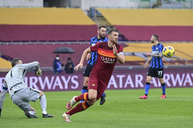 Con este resultado, el Milan se mantiene en la cima de la tabla.